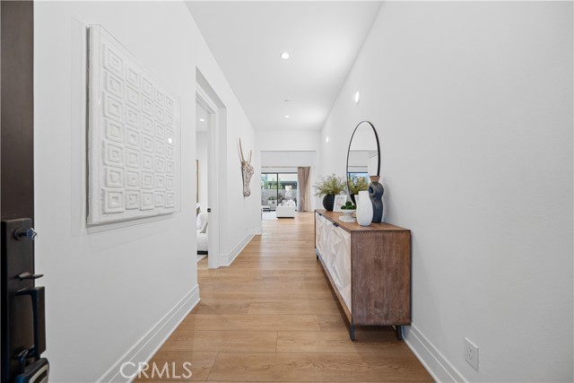 101 Lustro, Irvine CA: https://media.crmls.org/medias/15d62683-4691-41bb-99ca-6403944512a0.jpg