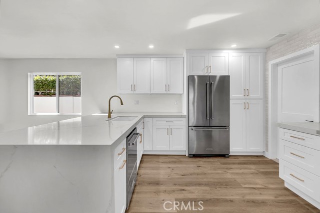 Detail Gallery Image 11 of 31 For 4672 Ironwood, Seal Beach,  CA 90740 - 4 Beds | 2 Baths