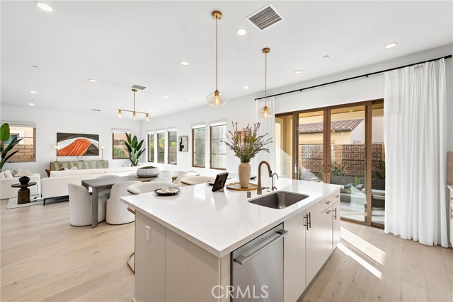 Detail Gallery Image 14 of 32 For 215 Sutters Mill, Irvine,  CA 92602 - 4 Beds | 4/1 Baths