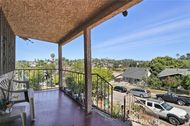 6178 Roy Street, Los Angeles CA: https://media.crmls.org/medias/15d786d1-1115-46ea-b367-c580d725ea55.jpg
