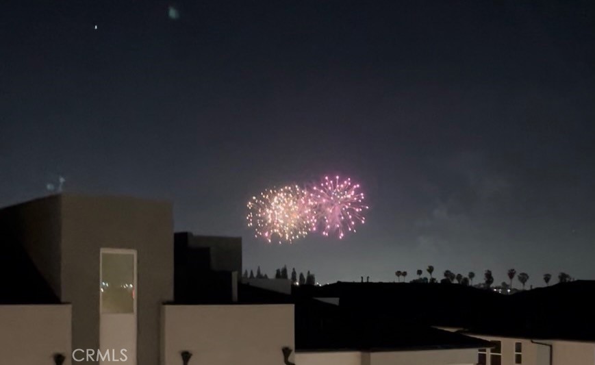 https://media.crmls.org/medias/15d7c8a1-a1f4-424f-b841-93d7feea690f.jpg?preset=X-Large