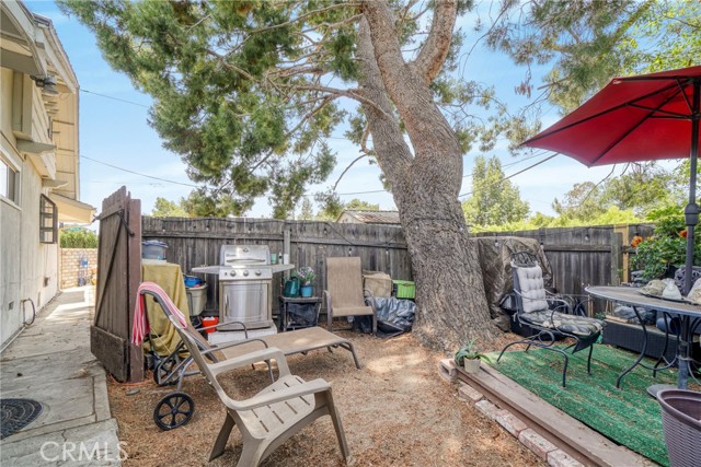 1633 Montgomery Road, Thousand Oaks CA: https://media.crmls.org/medias/15d7d666-d3dc-4f25-8c58-1b69cefda6ee.jpg
