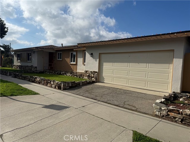 Detail Gallery Image 2 of 14 For 22415 Caroldale, Carson,  CA 90745 - 3 Beds | 2 Baths