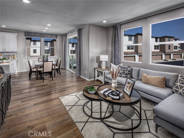 203 Aurora Lane, Pomona CA: https://media.crmls.org/medias/15d94da3-8945-4898-9b7d-167b9525c8d5.jpg