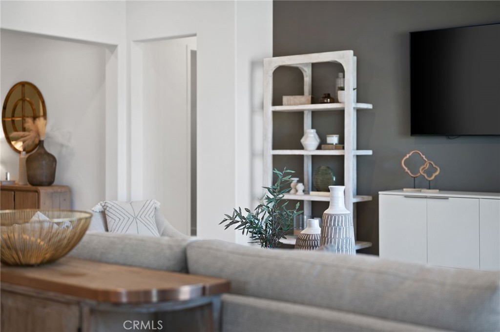 https://media.crmls.org/medias/15db9d29-fb2d-42bc-a4dc-4c8d1c404c49.jpg?preset=X-Large