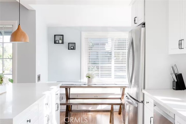 Detail Gallery Image 5 of 24 For 145 N Greenwood Ave, Pasadena,  CA 91107 - 4 Beds | 2/1 Baths