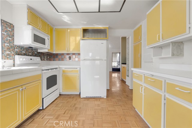 17306 Village 17, Camarillo CA: https://media.crmls.org/medias/15dc12aa-75f6-499d-b306-dfd9bac126a9.jpg