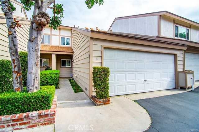 Detail Gallery Image 1 of 18 For 18319 Collins St #8,  Tarzana,  CA 91356 - 2 Beds | 3 Baths