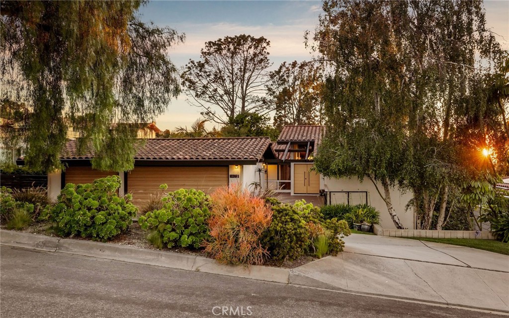 Picture of Palos Verdes Estates, CA 90274