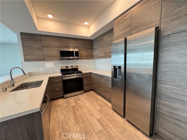 Detail Gallery Image 12 of 34 For 4383 N Sepulveda Blvd, Sherman Oaks,  CA 91403 - 2 Beds | 2 Baths