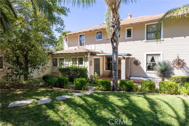 628 Sunnyside Avenue, Redlands CA: https://media.crmls.org/medias/15de92f2-dadc-40eb-ae5d-b475c9d925d7.jpg