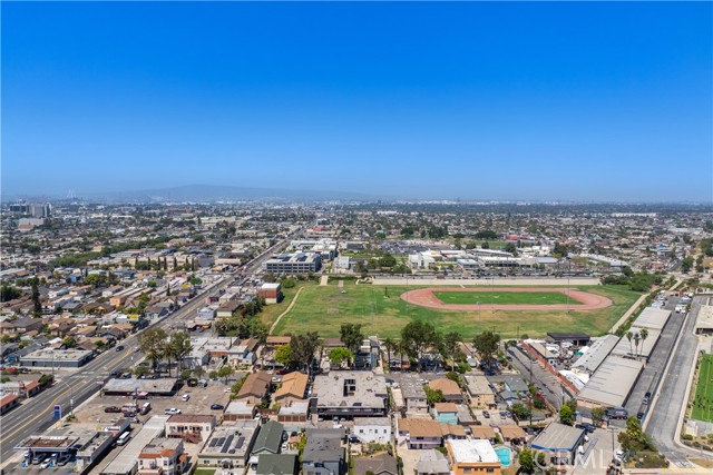 1850 Gardenia Avenue, Long Beach CA: https://media.crmls.org/medias/15dff78b-9a12-496e-9e36-8a522fec0a45.jpg