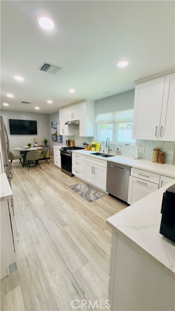 Detail Gallery Image 5 of 10 For 515 Myrtle St, Glendale,  CA 91203 - 3 Beds | 2 Baths