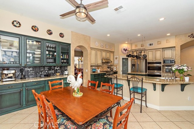 14132 Peral Court, Chino CA: https://media.crmls.org/medias/15e0a664-f5af-4d09-812b-8bfe5ba8f28d.jpg