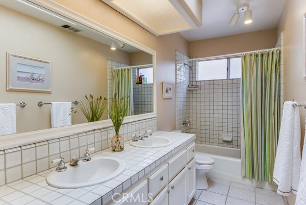 2120 Clark Lane, Redondo Beach, California 90278, 4 Bedrooms Bedrooms, ,2 BathroomsBathrooms,Residential,Sold,Clark,SB16085184
