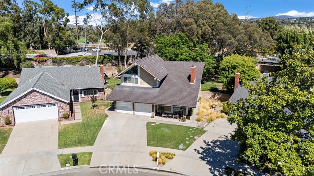 6316 E Woodsboro Avenue, Anaheim Hills CA: https://media.crmls.org/medias/15e14e86-80c2-4990-89a7-660ba3bca54c.jpg
