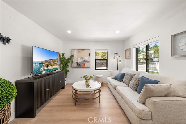 Detail Gallery Image 5 of 35 For 4912 Shaw Ln, Yorba Linda,  CA 92886 - 3 Beds | 2 Baths