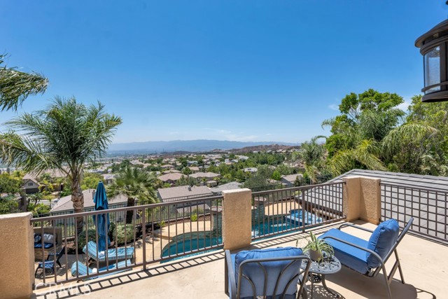24234 Reyes Adobe Way, Valencia CA: https://media.crmls.org/medias/15e36277-09a1-4936-8eca-d7cedbd80a04.jpg