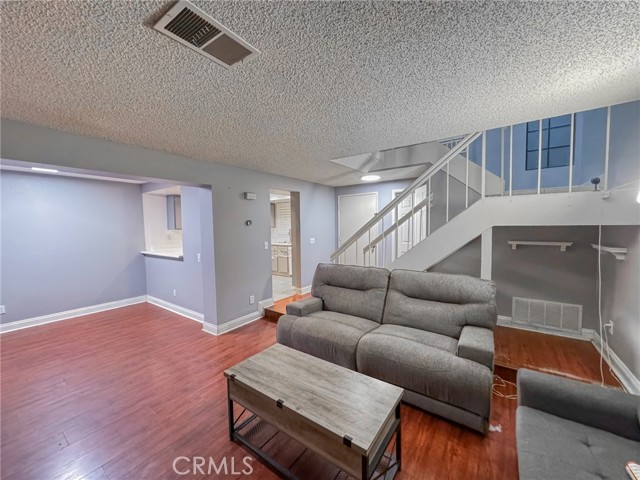 Detail Gallery Image 1 of 18 For 2818 Oak Creek Dr #C,  Ontario,  CA 91761 - 2 Beds | 2/1 Baths