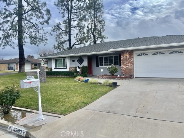 42193 Ferguson Drive, Hemet, CA 92544