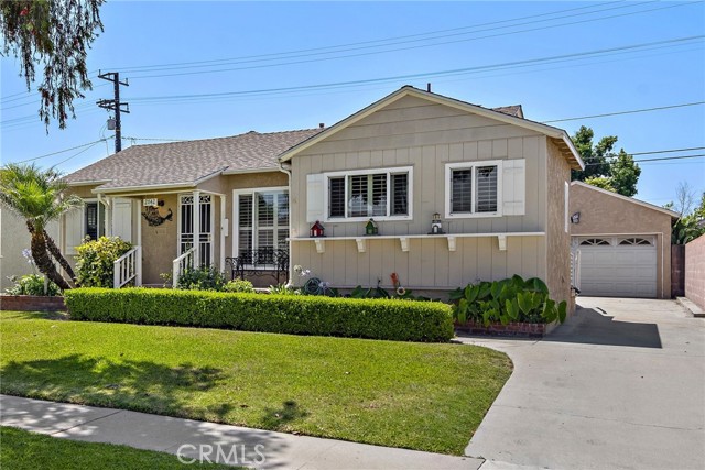 2842 Denmead Street, Lakewood, California 90712, 3 Bedrooms Bedrooms, ,1 BathroomBathrooms,Single Family Residence,For Sale,Denmead,OC24149331