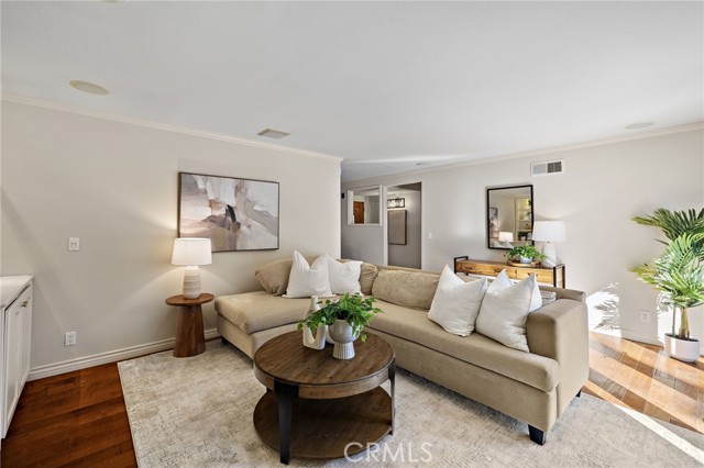 Detail Gallery Image 5 of 23 For 8292 Darsy, Huntington Beach,  CA 92647 - 4 Beds | 2/1 Baths