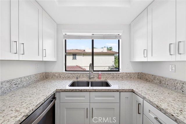 Detail Gallery Image 15 of 36 For 25261 Tanoak, Lake Forest,  CA 92630 - 2 Beds | 2 Baths