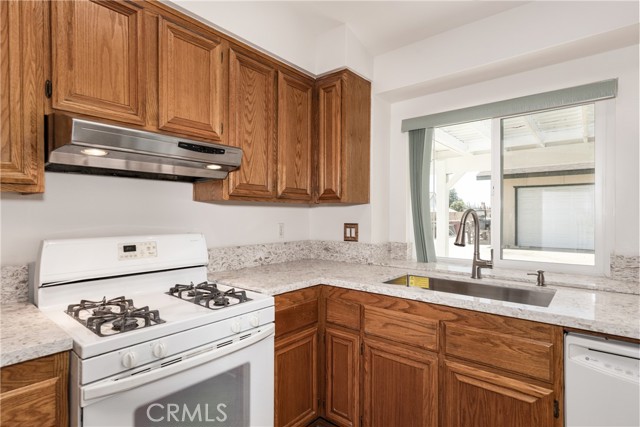 655 Shasta Way, Beaumont CA: https://media.crmls.org/medias/15e50a34-82a0-4f14-8684-e0009cead39e.jpg