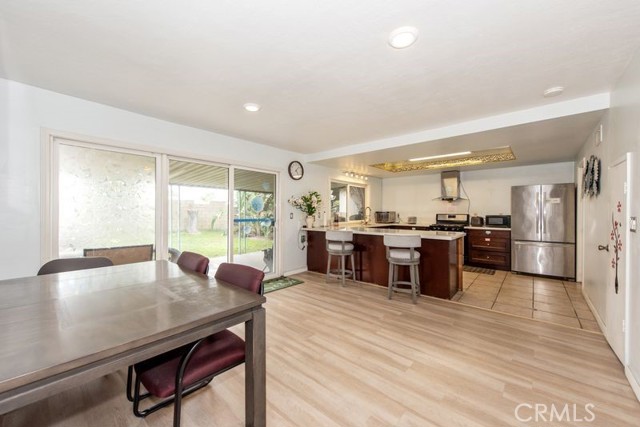 Detail Gallery Image 2 of 37 For 15523 Lancelot Ave, Norwalk,  CA 90650 - 6 Beds | 4 Baths