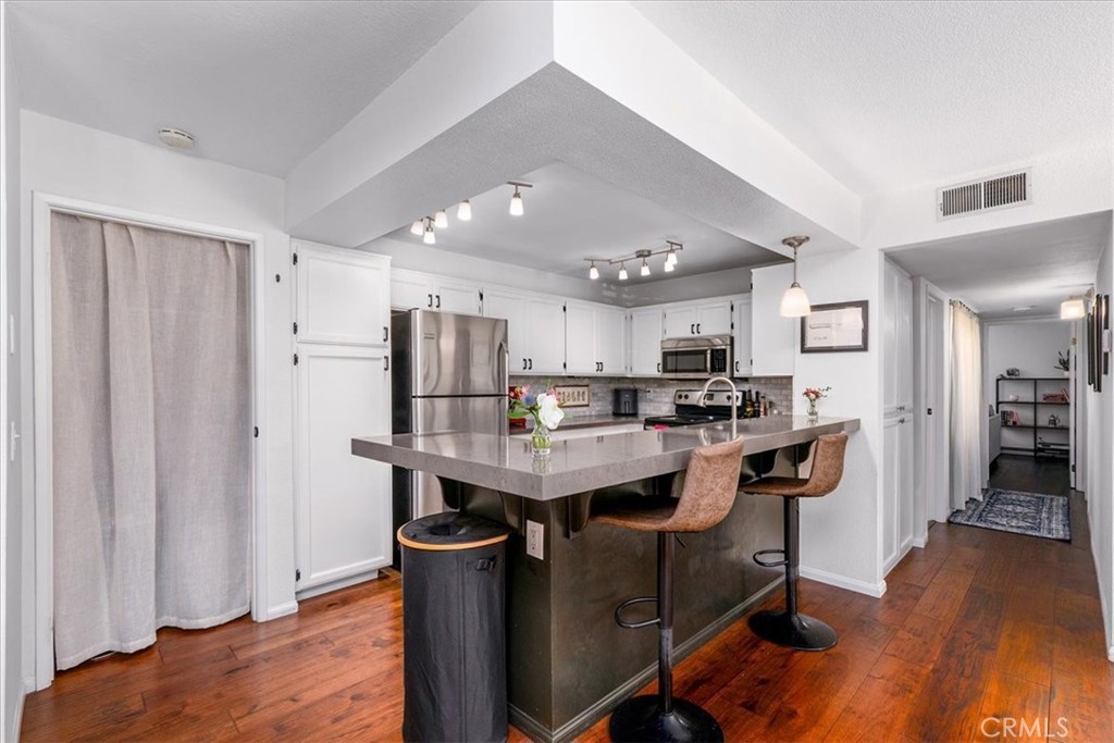 3930 Centre Street - photo 9