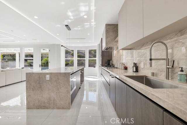 Detail Gallery Image 18 of 75 For 20151 via Medici, Porter Ranch,  CA 91326 - 5 Beds | 5 Baths