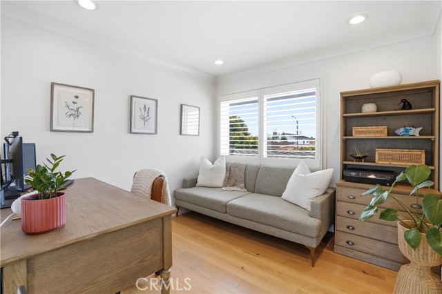 Image 26 of 43 For 20082 Gothic Circle