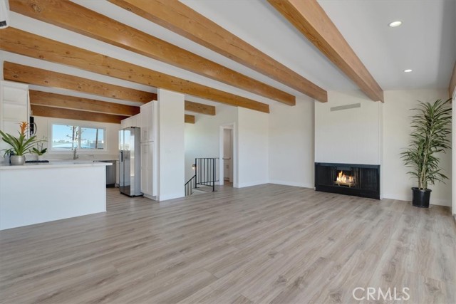 Detail Gallery Image 11 of 32 For 745 Domingo #4,  Newport Beach,  CA 92660 - 2 Beds | 2 Baths