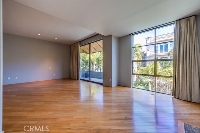 143 Union Jack Mall, Marina del Rey CA: https://media.crmls.org/medias/15e7c047-9e58-4df1-9462-4ec054a60674.jpg