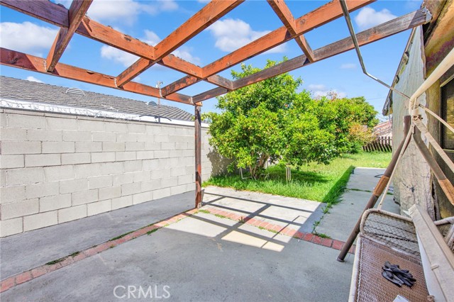 Detail Gallery Image 20 of 30 For 15129 Wyandotte St, Van Nuys,  CA 91405 - 4 Beds | 2 Baths