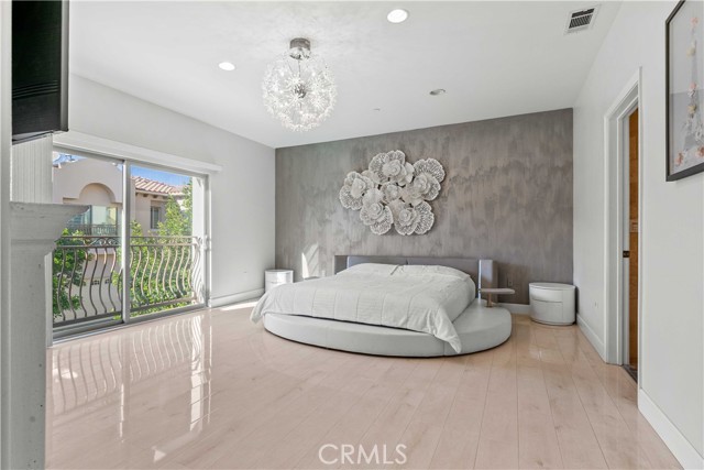 Detail Gallery Image 49 of 69 For 6920 Valmont #5,  Tujunga,  CA 91042 - 4 Beds | 3 Baths