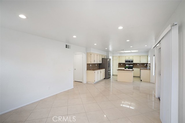 Detail Gallery Image 12 of 32 For 13099 Palisade Pl, Moreno Valley,  CA 92553 - 4 Beds | 3 Baths