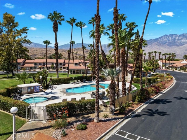 6054 Montecito Drive, Palm Springs CA: https://media.crmls.org/medias/15eb579e-03c4-4c01-a58a-1ea018ec381c.jpg