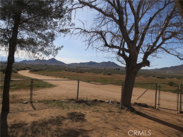 Detail Gallery Image 2 of 6 For 16928 Central Rd #4,  Apple Valley,  CA 92307 - 2 Beds | 1 Baths