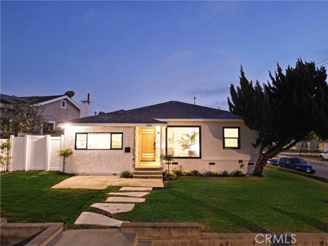 Detail Gallery Image 3 of 29 For 2861 Pinckard Ave, Redondo Beach,  CA 90278 - 3 Beds | 2 Baths