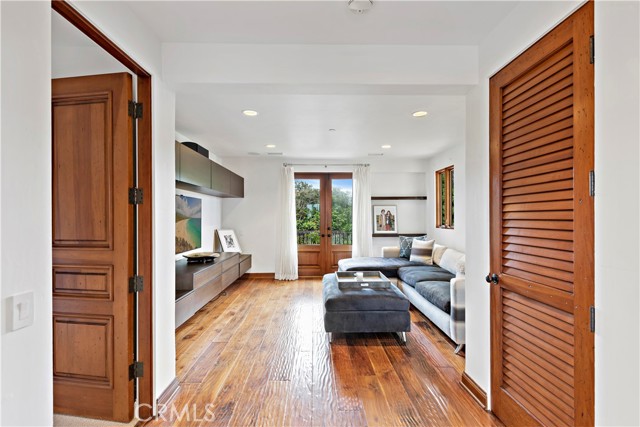Detail Gallery Image 37 of 47 For 206 Driftwood Rd, Corona Del Mar,  CA 92625 - 4 Beds | 5/1 Baths