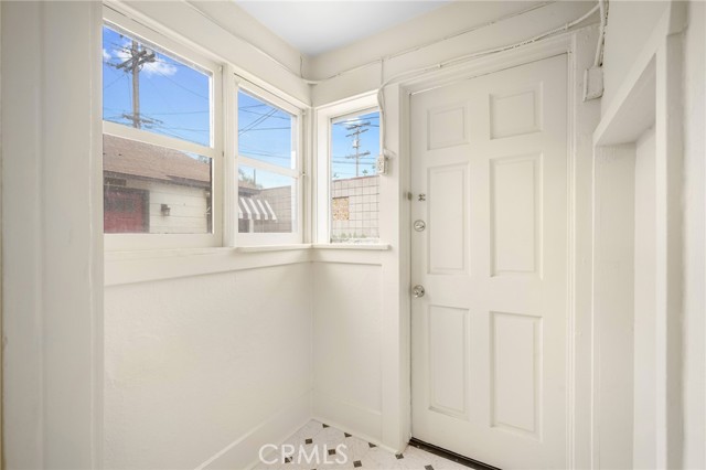 Detail Gallery Image 9 of 22 For 415 Riverdale Dr #D,  Glendale,  CA 91204 - 2 Beds | 1 Baths