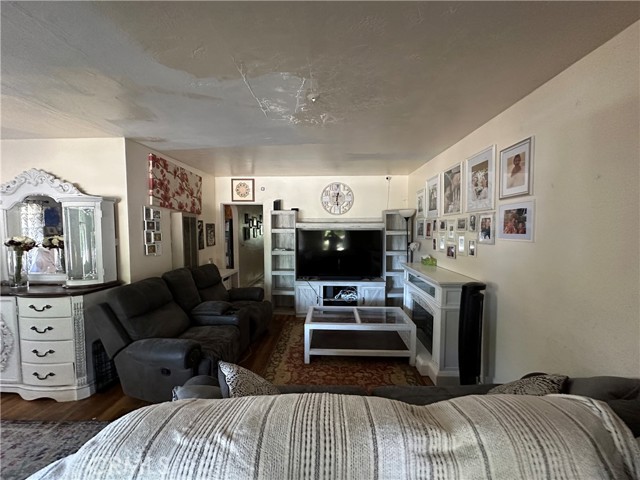 159 S Shasta S Street, Willows CA: https://media.crmls.org/medias/15eda69f-50bc-4f2c-8390-9d8fb3d07d5e.jpg