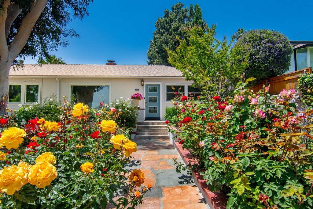 Detail Gallery Image 5 of 44 For 5111 New York Ave, La Crescenta,  CA 91214 - 3 Beds | 2 Baths