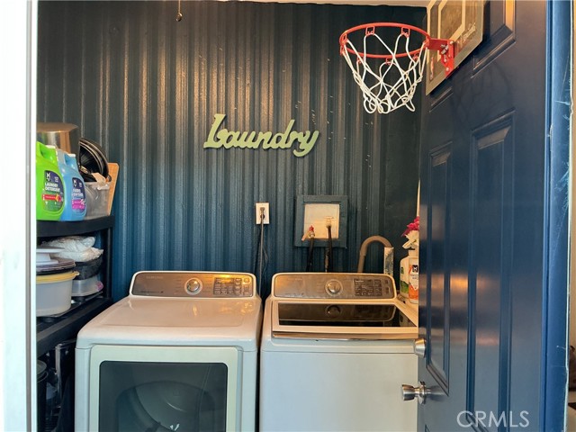 1097 N State St., Hemet CA: https://media.crmls.org/medias/15f01612-b090-47db-bc62-b66dbf8c369d.jpg
