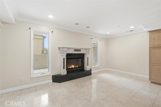 Detail Gallery Image 12 of 49 For 233 S Irena #1,  Redondo Beach,  CA 90277 - 4 Beds | 3 Baths