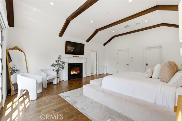 Detail Gallery Image 19 of 37 For 4469 Stern Ave, Sherman Oaks,  CA 91423 - 5 Beds | 5 Baths