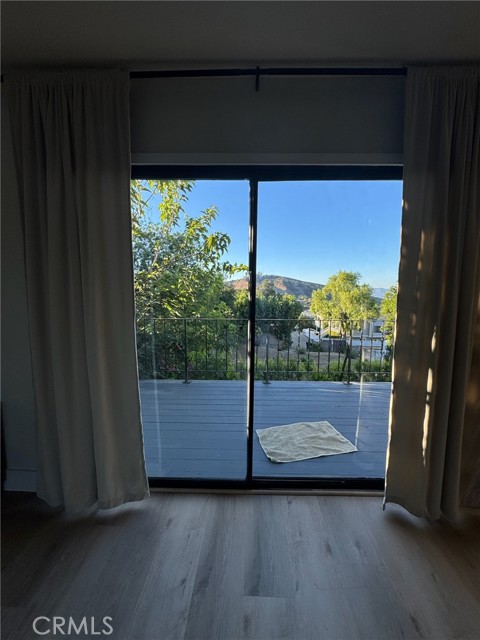 23715 Valley View Road, Calabasas CA: https://media.crmls.org/medias/15f19871-e276-460e-957a-a3297589ffaf.jpg