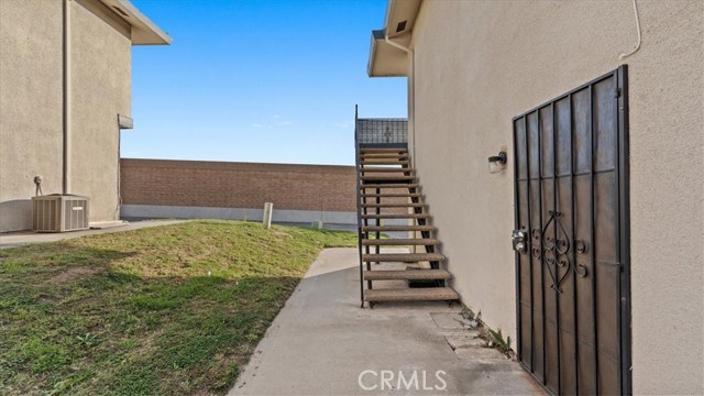 Detail Gallery Image 4 of 33 For 3451 Rainbow, Highland,  CA 92346 - 2 Beds | 1 Baths