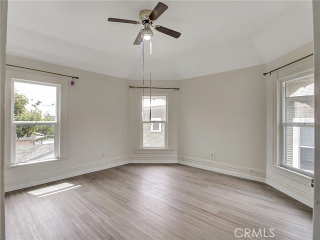 Detail Gallery Image 8 of 36 For 614 E 23rd, Los Angeles,  CA 90011 - 4 Beds | 2/1 Baths